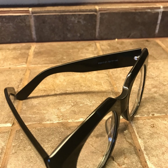 Funky large frame glasses - Picture 3 of 6